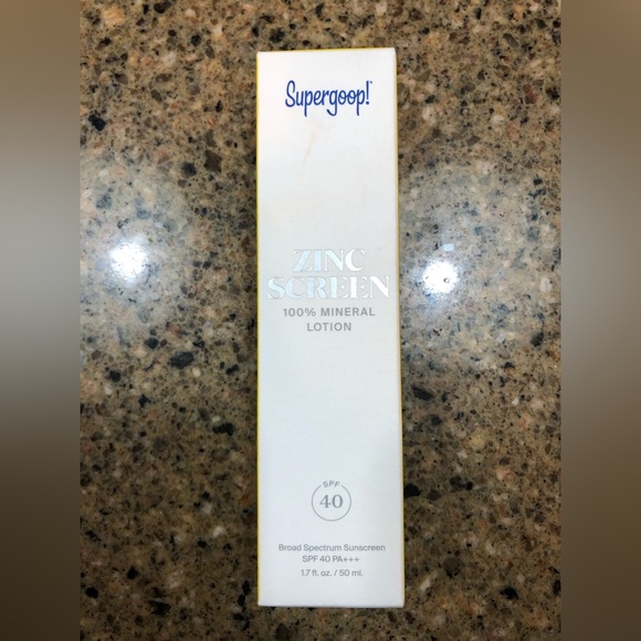 Supergoop! Zinc screen & (re) setting spray - Picture 2 of 5